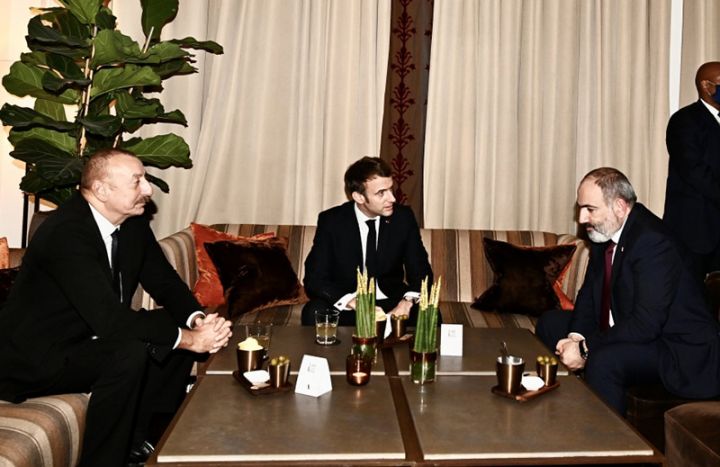 Makronun təşəbbüsü ilə Azərbaycan Prezidenti ilə Ermənistanın baş naziri arasında qeyri-formal görüş keçirilib