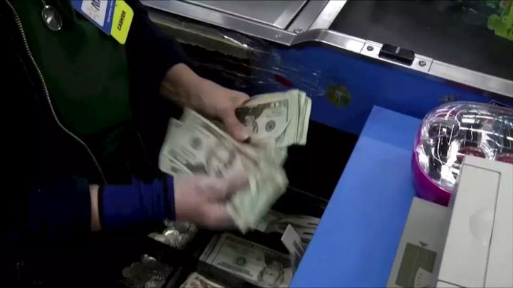 Hər kəsə 1400 dollarlıq çek – ABŞ-ın yeni yardım paketi