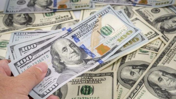 Banklara dollar satıldı - VALYUTA HƏRRACI