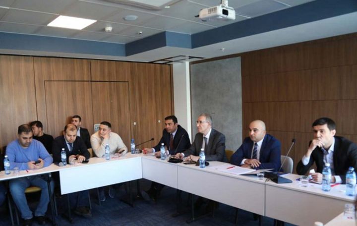 "Bu il yaşı 3-dən çox olmayan böyük mühərrikli avtomobil Azərbaycana idxal edilməyib" BİZNES