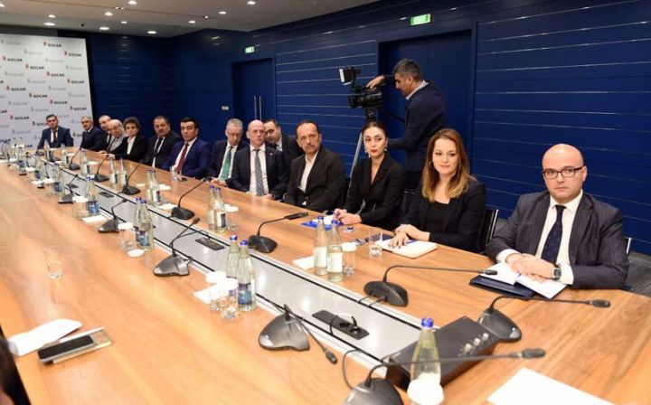 Neft sənayesi işçilərinə yüksək dövlət təltifləri təqdim olunub