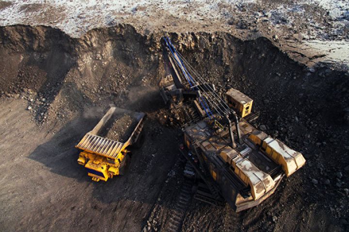 Komatsu Rusiyadakı fəaliyyətini tamamilə dayandırmaq fikrində deyil