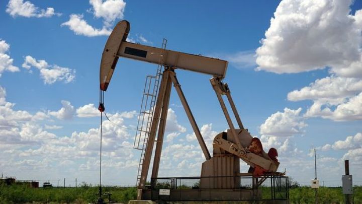 IEA: Rusiyanın neft hasilatı 2023-cü ildə azalacaq