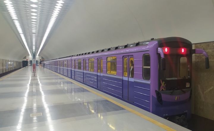 10 yeni vaqon Bakı metropoliteninə gətirilib
