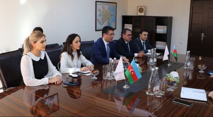 Medianın İnkişafı Agentliyi və Sahibkarlığın İnkişafı Fondu arasında görüş keçirilib