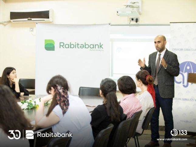 Rabitəbank “Xilaskar” esse müsabiqəsilə bağlı tələbələrlə sessiya təşkil edib