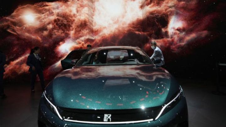BYD yeni elektrik avtomobili ilə Ferrari və Lamborghini-yə rəqib olur