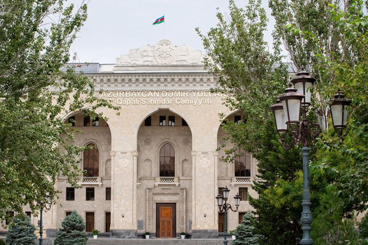 “Azərbaycan Dəmir Yolları”: ADY barəsində Dövlət Xidmətinin qərarı məhkəmə tərəfindən ləğv edildi