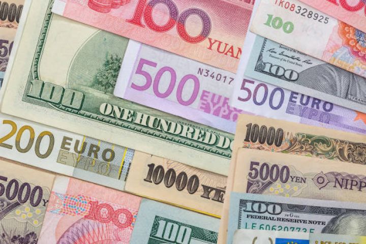 Rəsmi məzənnələr açıqladı