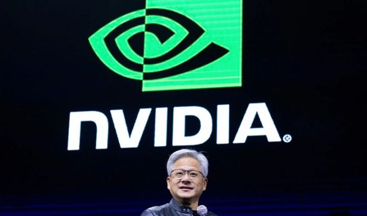 Tarixdə 4 trilyon dollarlıq bazar dəyərinə çatan ilk şirkət oldu