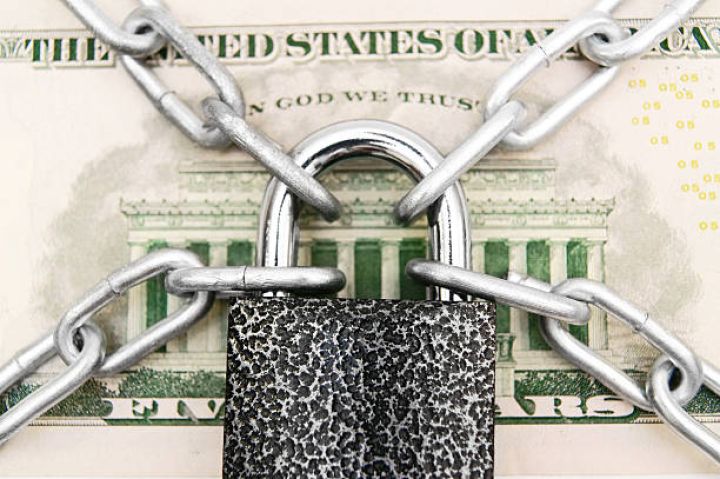 Dolların sabah üçün rəsmi məzənnəsi müəyyən olunub