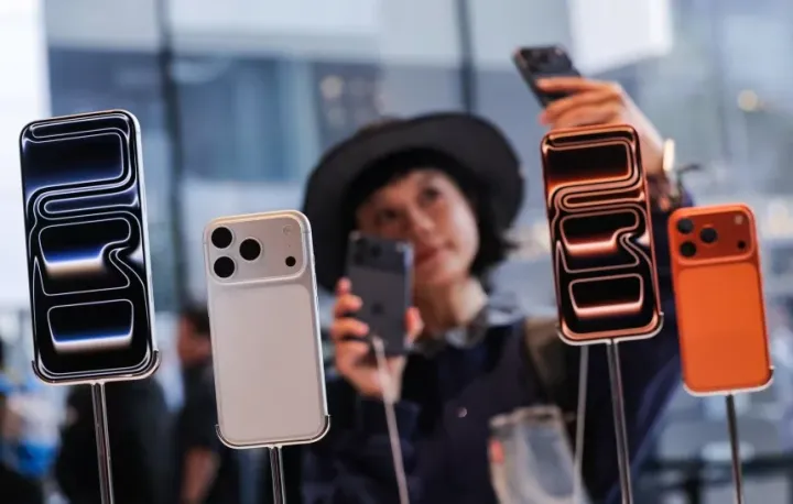 iPhone satışları artıb, Apple rekord məbləğdə gəlir əldə edib