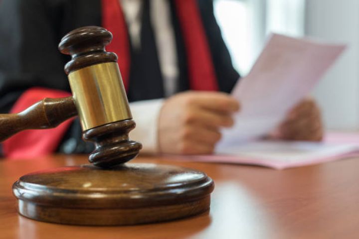 Milyonluq mənimsəmədə ittiham olunan şəxsə hökm oxunub: 10 İL - 299 şirkətin vasitəsilə dövlət vəsaitinin yeyintisi