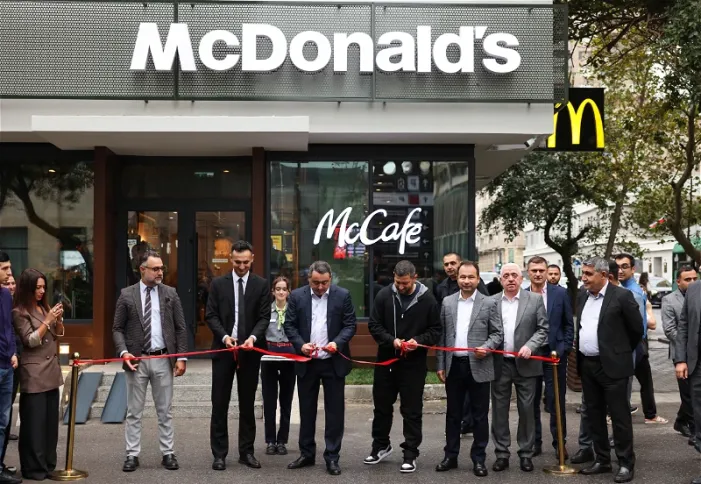 Bakıda yeni “McDonald’s” restoranı - “Port Baku Mall”un qarşısında fəaliyyətə başladı - FOTOLAR