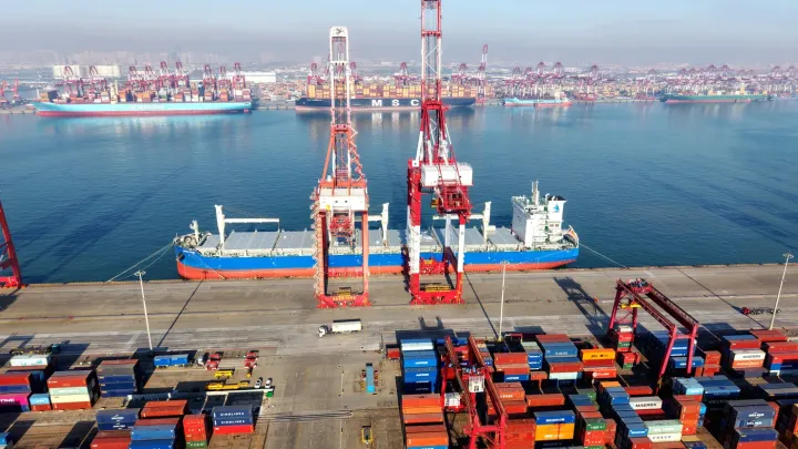 Çinin ticarət profisiti rekord səviyyəyə yüksəlib